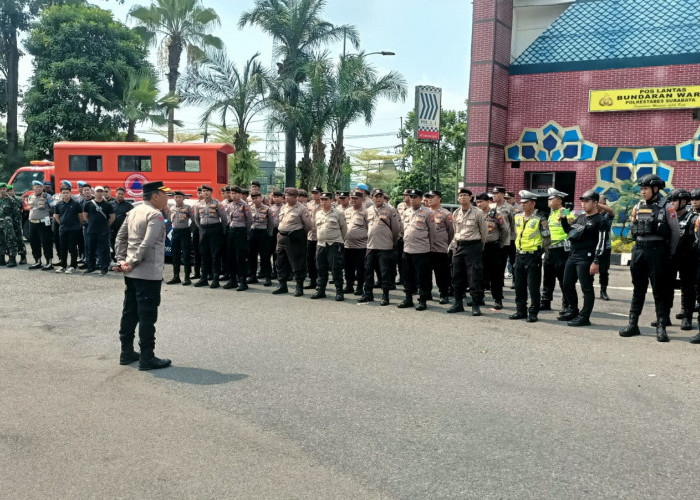 Surabaya Siaga Pengamanan May Day, Ratusan Personel Gabungan Dikerahkan di Bundaran Waru