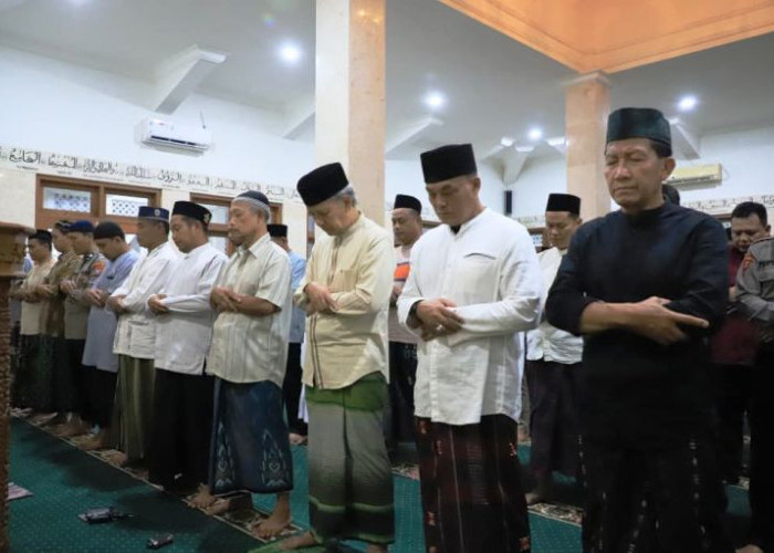 Polres Kediri Kota Istiqomah, Tarawih Bersama Warga Bangun Kedekatan Spiritual
