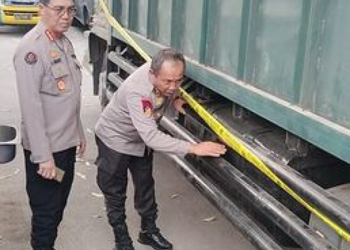 Truk Fuso Bertangki Modifikasi Angkut 1.140 Liter Solar Subsidi, Hendak Dijual ke Banjarmasin