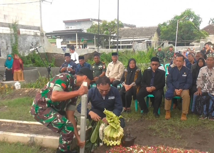 Mentrans Kunjungi Rumah Duka Anggota Tim Ekspedisi Patriot di Sidoarjo yang Gugur Saat Tugas