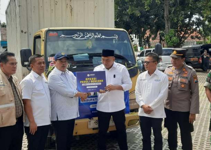 APKASI Salurkan Bantuan Rp300 Juta untuk Korban Banjir Bandang Situbondo