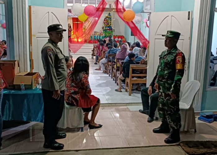 Polres Tulungagung Bersama TNI Gelar Pengamanan Gereja Jelang Natal