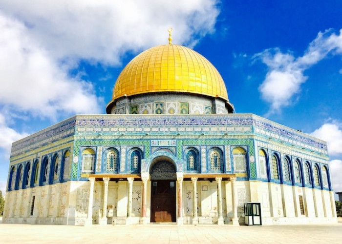 Masjid Al-Aqsa: Kiblat Pertama Umat Islam dan Satu dari Tiga Masjid Paling Suci