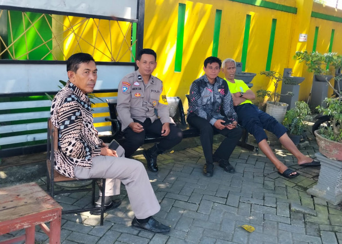 Cegah Konvoi Kelulusan, Bhabinkamtibmas Polsek Wiyung Perkuat Koordinasi di SMAN 22 Surabaya