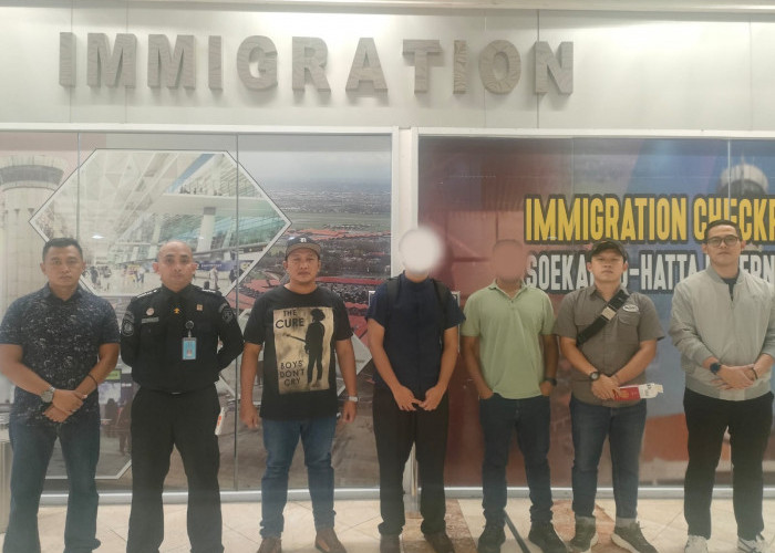 Langgar Aturan Imigrasi Perak Deportasi 2 WNA