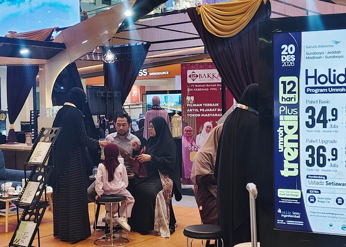 Berkunjung ke Tunjungan Plaza, Annisa Berburu Paket Umrah Akhir Tahun di Umrah Haji Expo 2026