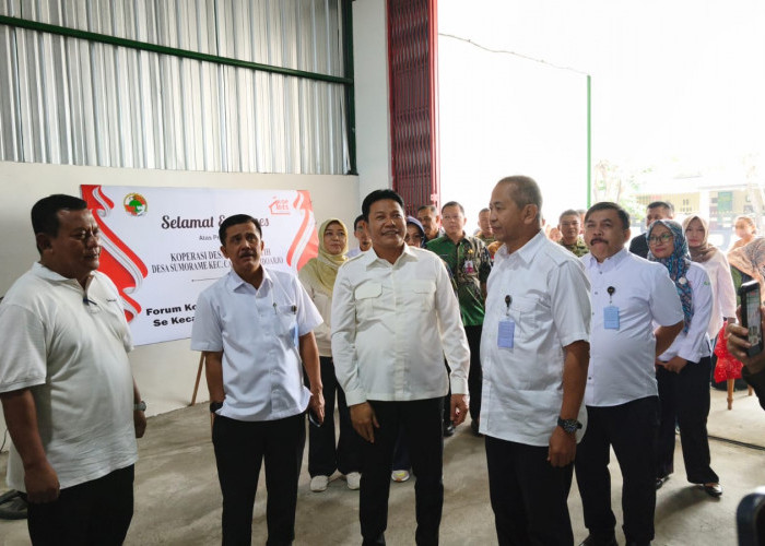 Staf Khusus Kepresidenan Tinjau Koperasi Merah Putih di Sidoarjo