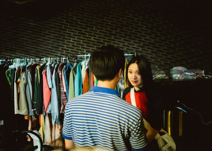 Iqbaal Ramadhan Muncul di MV ‘Rabun Jauh’, Kedekatannya dengan Bernadya Jadi Perbincangan