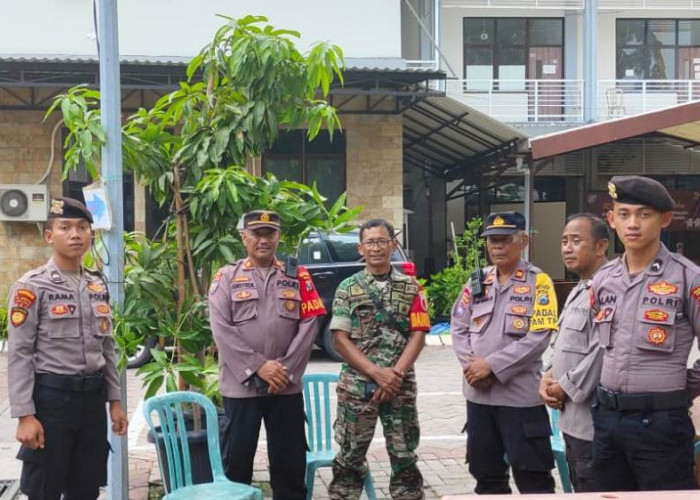  Polres Tanjung Perak Patroli Keamanan di Kantor PPK, Menjaga Ketertiban dan Keamanan Penghitungan Suara