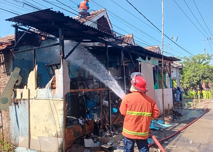 Dapur Warga Karangpandan Pasuruan Ludes Terbakar Akibat Korsleting Listrik