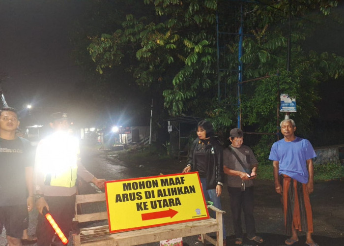 Hujan Deras, Jalan Penghubung Kecamatan Karangrejo-Sendang Amblas Puluhan Meter