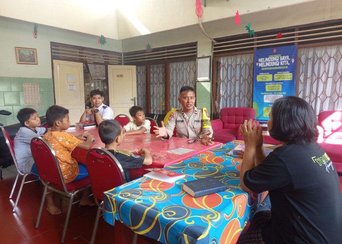 Dukung Program Prioritas Kapolri, Bhabinkamtibmas Polsek Bubutan Sambangi Yayasan Yatim Piatu Emanuel