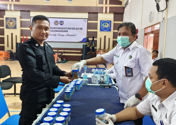 Komitmen Bersama Menuju Zona Bebas Narkoba, Lapas Tulungagung Gelar Tes Urine Massal   