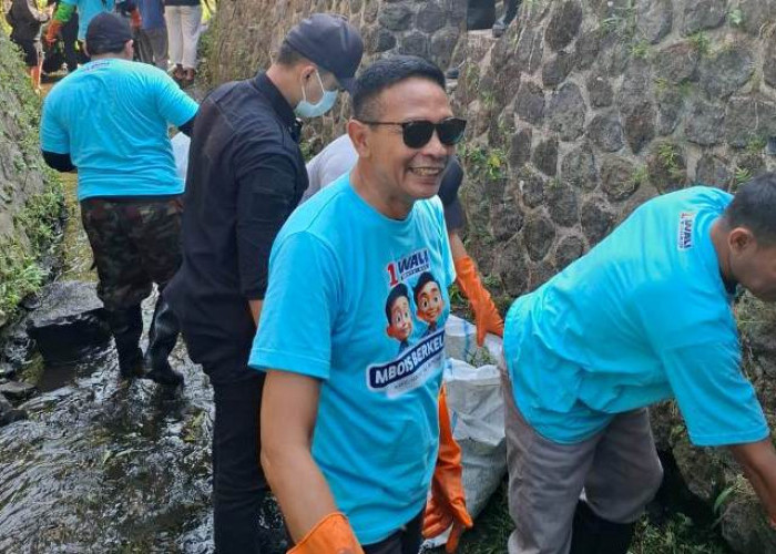 Cegah Banjir Kota Malang, Wahyu-Ali Bersih-bersih Sungai