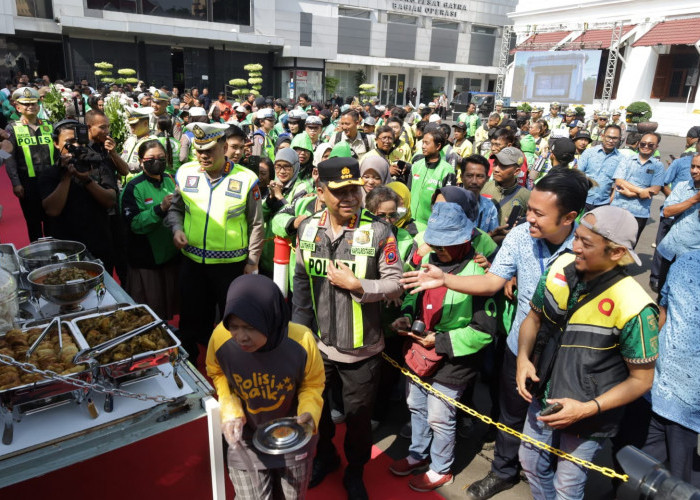 HUT Ke-71 Lalu Lintas, Polrestabes Surabaya Ajak Ojol Jaga Jatim dan Suroboyo Wani Tertib