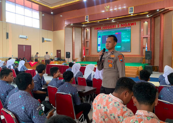 Cerdas Bermedia di Era AI, Polres Ngawi Edukasi 150 Siswa SMKN 2