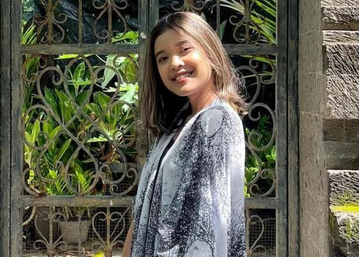 Kisah Radha Putri Widya Atmaja, Asisten Marcomm Manager Aston Sidoarjo