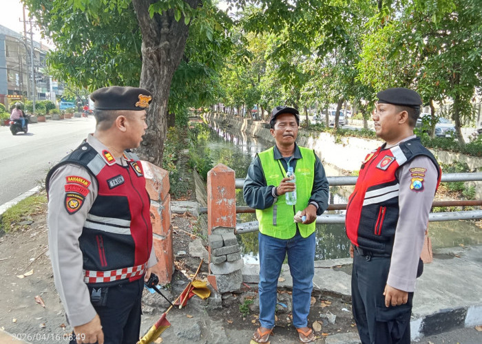 Jaga Kelancaran Arus Lalu Lintas, Polsek Mulyorejo Amankan Sejumlah 'Pak Ogah'