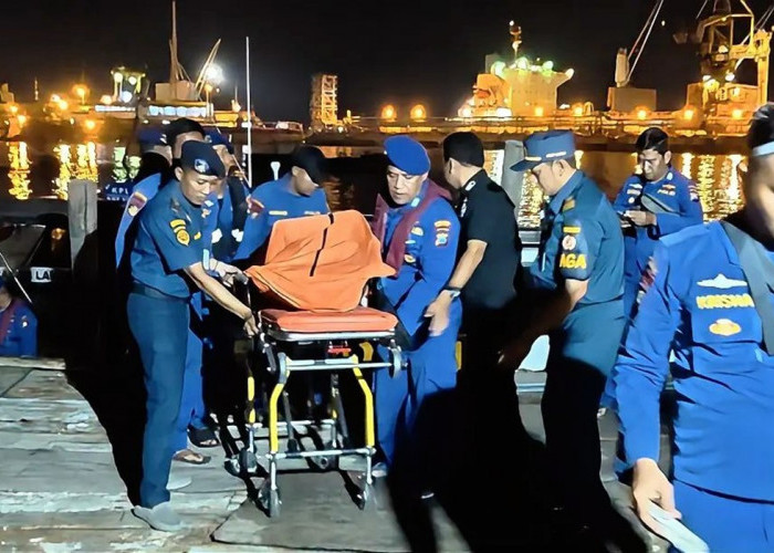 Perahu Muat Besi Tua Karam di Perairan Gresik, 1 ABK Tewas dan 2 Hilang