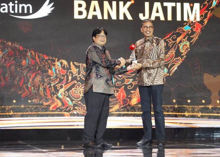 Bank Jatim Sabet Dua Penghargaan Sekaligus dalam CNN Awards 2024