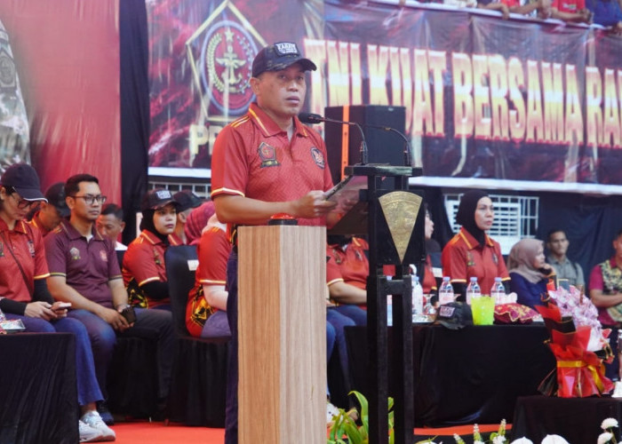 Ribuan Karateka Rebutan Piala Panglima TNI di GOR Ken Arok Malang