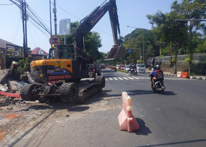 Pos Polisi Pesanggrahan Kota Batu Dibongkar, Proyek Preservasi PUPR Dimulai