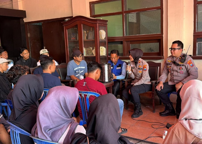Polsek Blimbing Beri Pengamanan Karnaval Kampung Sanan Kota Malang