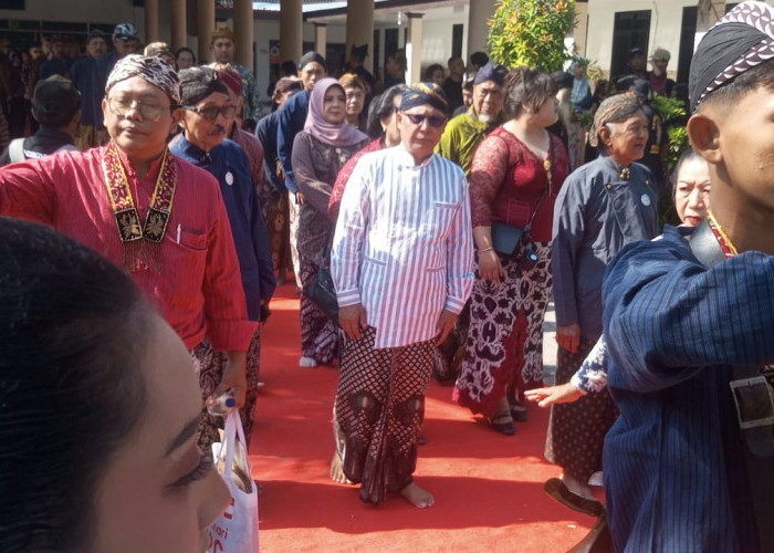 Diberangkatkan Ketua DPRD, Prosesi Ritual 1 Suro di Pamoksan Joyoboyo Kediri Sedot Ribuan Pengunjung