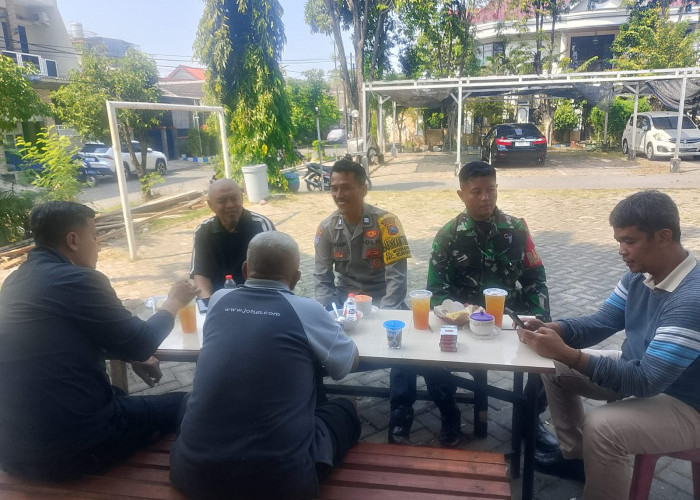 Tingkatkan Keamanan Lingkungan, Polsek Rungkut Gencarkan Sosialisasi Call Center 110 di Medokan Ayu