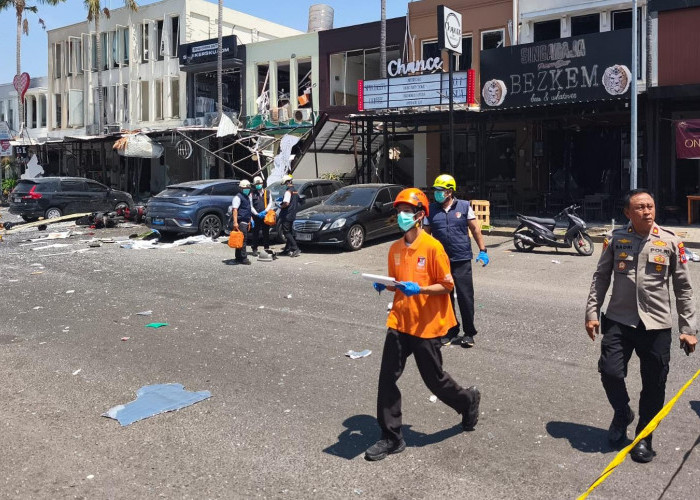 Labfor dan Inafis Olah TKP Ledakan Ruko San Antonio Surabaya, 41 Bangunan Terdampak