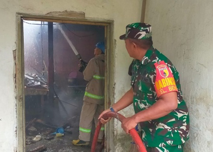 Rumah di Blitar Ludes Terbakar Akibat Korsleting, Ijazah dan BPKB Hangus 