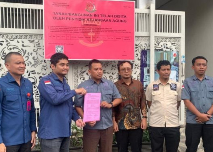 Penyitaan Aset Kasus Ekspor CPO di Kota Malang, Kejagung Pasang Plang Sitaan Tipikor