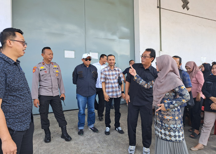 Sidak Gudang Logistik KPU, Pansus Pilkada DPRD Jember Pastikan Proses Sorlip Steril