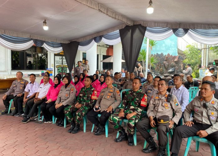 Polsek Karangpilang Ikut Serta Panen Raya Jagung Tahap I di Lahan Perkebunan Polrestabes Surabaya