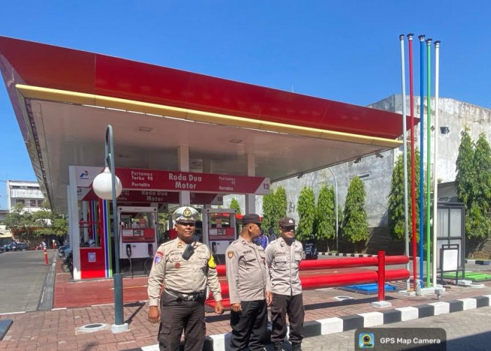 Antisipasi Kejahatan dan Pastikan Stok BBM Aman, Polsek Simokerto Gelar Patroli Presisi di SPBU Ngaglik