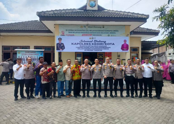 Kunjungi Tiga Polsek, Kapolres Kediri Kota Cek Kesiapan Personel dan Bina Bhayangkari