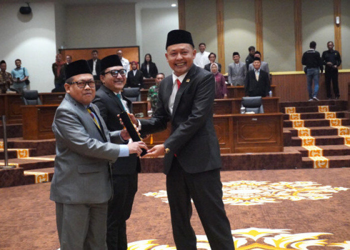 Sidang Paripurna Istimewa Lantik Dua Anggota PAW DPRD Bojonegoro dari Fraksi PKB