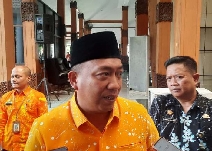 Mas Rio Minta Camat Situbondo Cari Solusi Rumah Warga yang Menyatu dengan Kandang Ternak