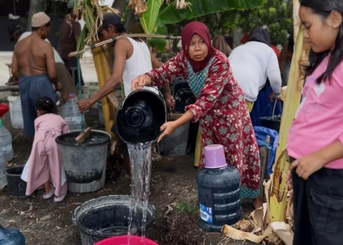 Bantu Warga Terdampak Kekeringan, Lapas Bojonegoro Salurkan 24 Ribu Liter Air Bersih di Kedungadem