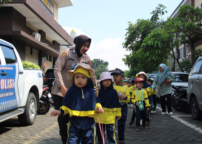Polantas Sidoarjo Kenalkan Profesi Polri Sejak Dini