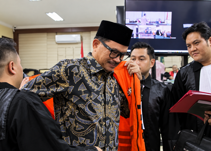 KPK Geledah 2 Dinas di Madiun, Sita Dokumen dan Bukti Elektronik Kasus Maidi
