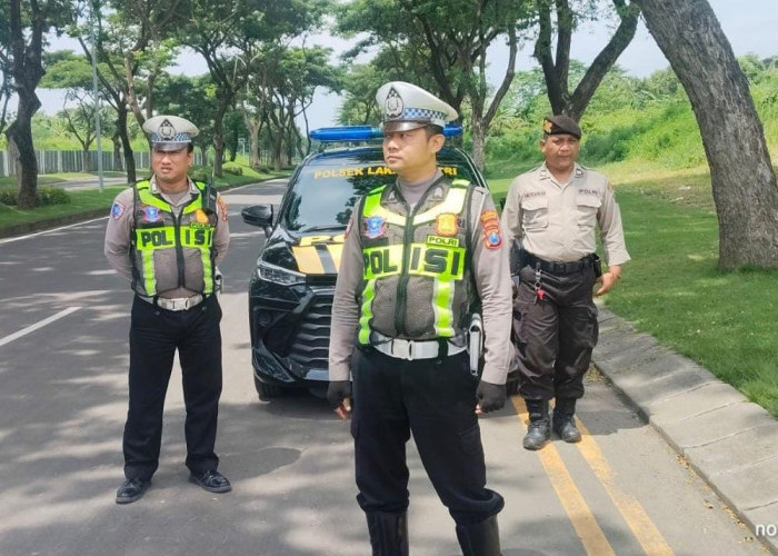 Jaga Kondusifitas Wilayah, Polsek Lakarsantri Patroli Kota Presisi di Radial Road Made