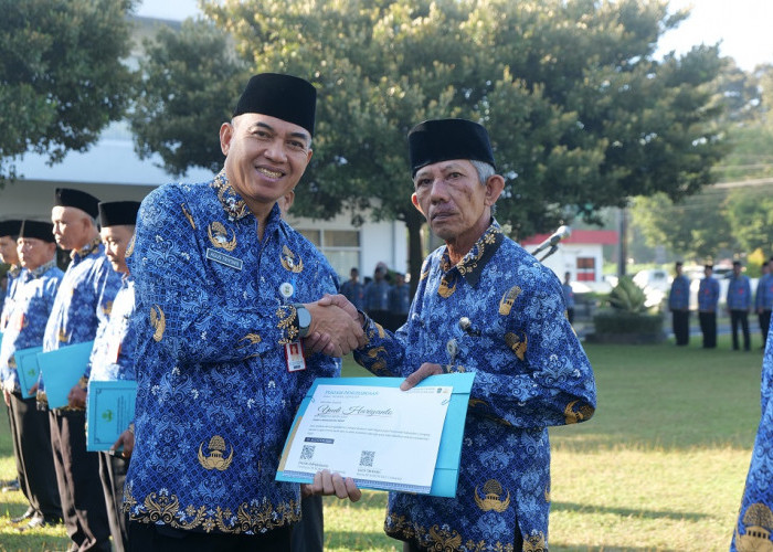 Puluhan Tahun Mengabdi, 34 ASN Lumajang Terima Penghargaan Jelang Purna Tugas