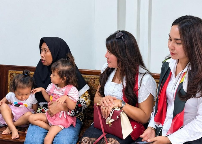 Tekan Stunting Surabaya, DPW Dewi Pertiwi Jatim Salurkan Paket Bantuan Gizi