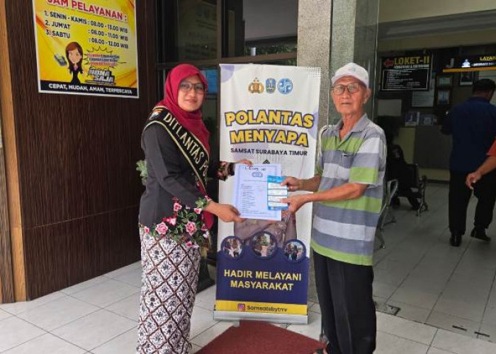 Peringati Hari Kartini Petugas Samsat Surabaya Timur Tampil dengan Busana Adat