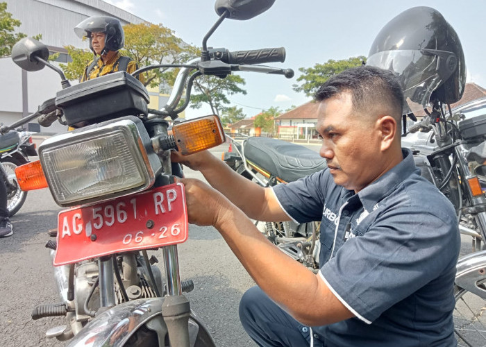 Program Gayatri Sambangi GOR Lembu Peteng, Kendaraan Dinas Tak Perlu Antre Ganti Plat