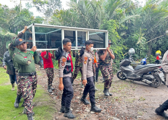 Sisir Rumah Warga, Polri Imbau Tinggalkan Zona Bahaya Semeru