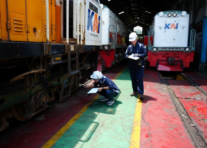 Jelang Angkutan Lebaran 2026, 587 Sarana Kereta Lolos Uji Ramp Check di Surabaya