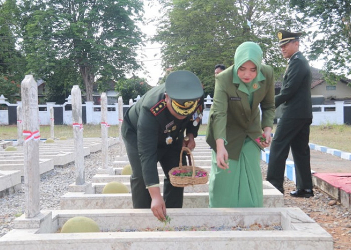 HUT Ke-81 TNI, Kodim 0827/Sumenep Ziarah Daerah di TMP Jokotole