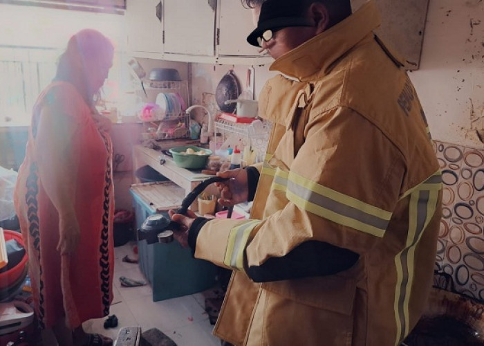 Tabung Gas Elpiji Meledak Diduga Akibat Selang Bocor, IRT di Kebomas Gresik Terluka